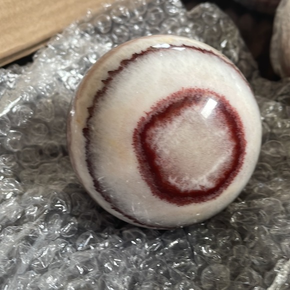 Beautiful XXL Pork Stone (Dali Jasper) Banded Calcite Sphere - Picture 8 of 10